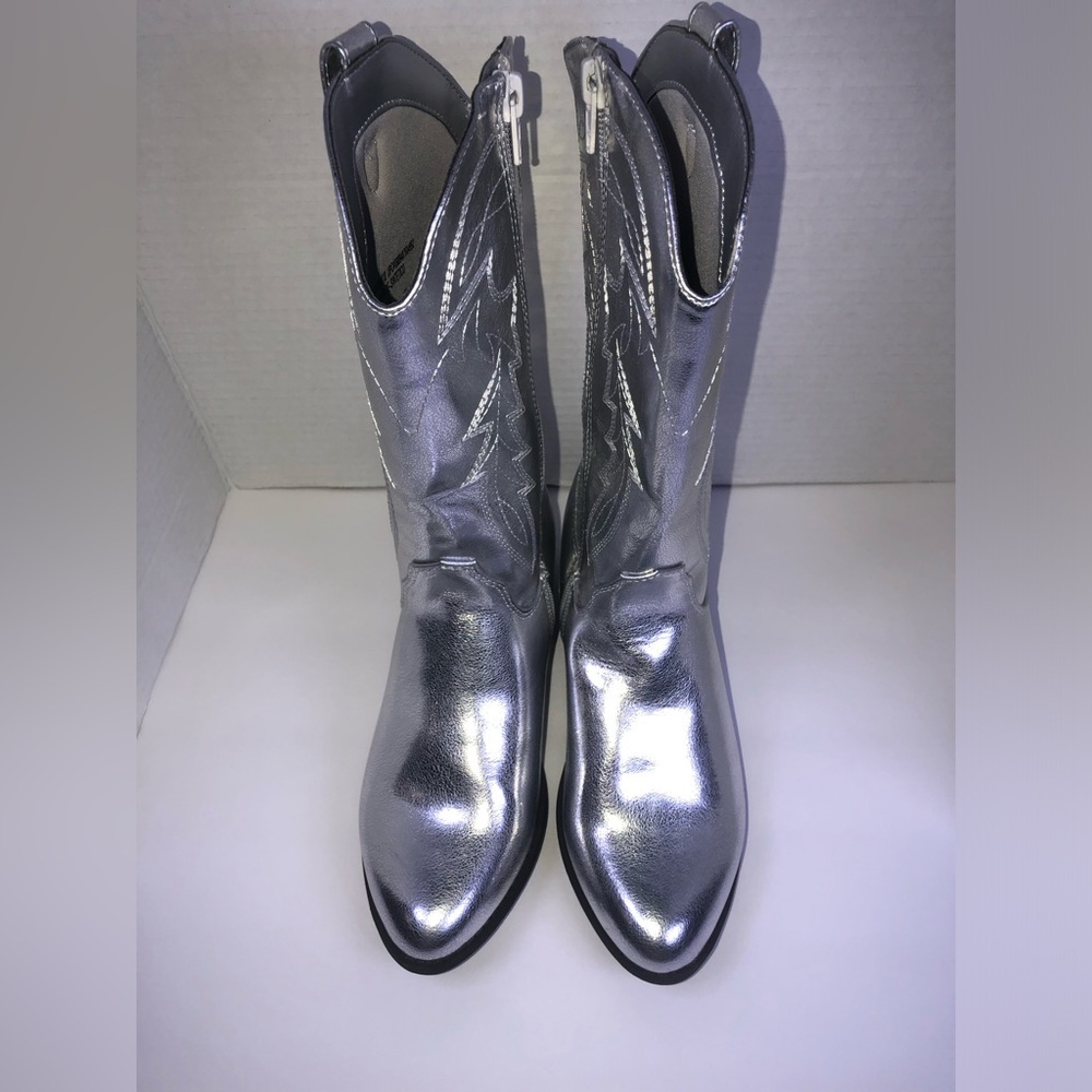 Steve Madden Silver Metallic Western Boots NWOT size 4 - Picture 5 of 14